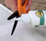 Aleene's 29-2 Tack-It Over & Over Liquid Glue 4oz - Image 2